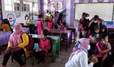 Vaksinasi Covid-19 Anak Usia 6-11 Tahun di SD Negeri 011 Titian Resak