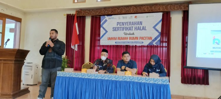 Penyerahan 50 Sertifikat Halal dan Pembekalan: KC HCCM Pacitan Berkolaborasi dengan Rumah BUMN