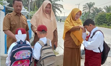 Ku Nanti  di Gerbang Sekolah