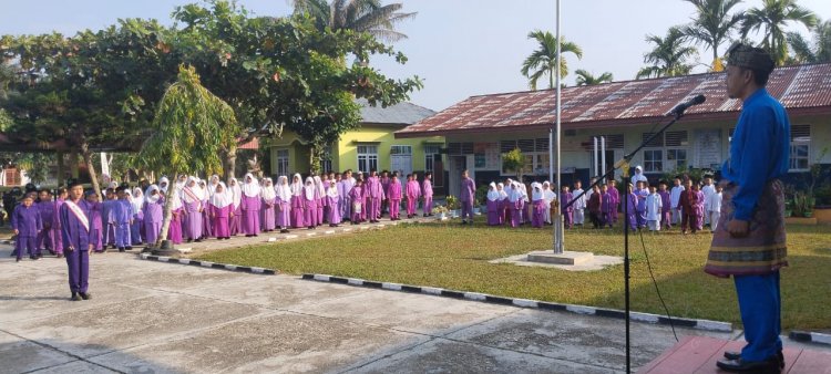 Kebanggaan dan Makna Pelaksanaan Upacara Bendera dalam Perayaan HUT Riau