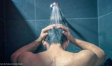 Mandi Malam Sebagai Terapi: Mengatasi Stres dan Menenangkan Pikiran Sebelum Tidur