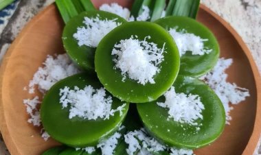 Menikmati Kelezatan Kue Lumpang: Sentuhan Tradisi dalam Gigitan Manis