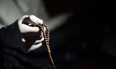 Bertasbih: Memuji Allah dengan Kehadiran Penuh Pengagungan