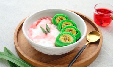 Lezat dan Menyegarkan: Resep Es Pisang Ijo untuk Berbuka Puasa