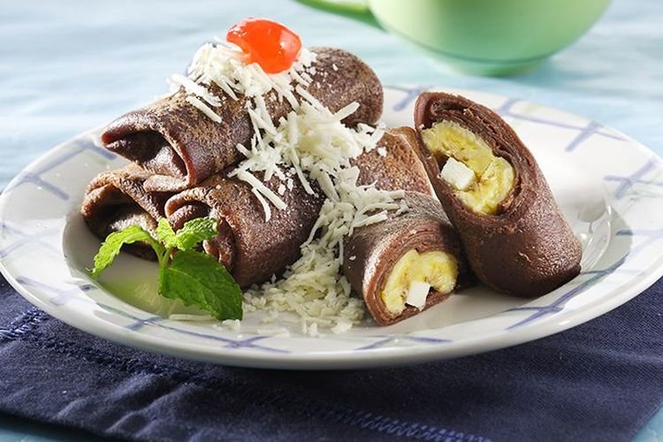 Resep Kue Dadar Gulung Coklat Isi Pisang: Lezat dan Mudah Dibuat