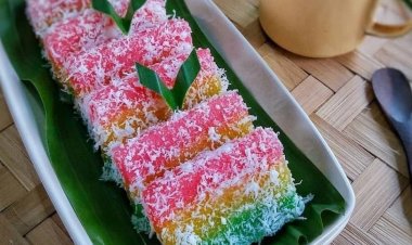 Resep Tradisional dengan Sentuhan Modern: Lapis Singkong Pelangi
