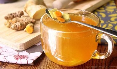 Teh Kunyit: Minuman Herbal yang Kaya Manfaat
