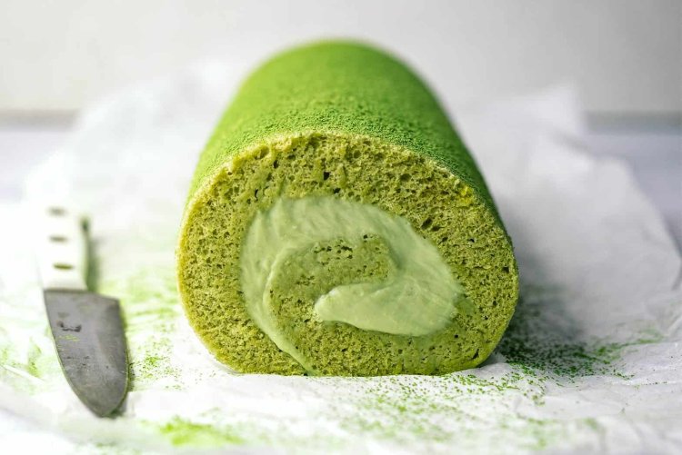 Resep Matcha Roll Cake: Nikmati Sensasi Lembut dan Aroma Teh Hijau