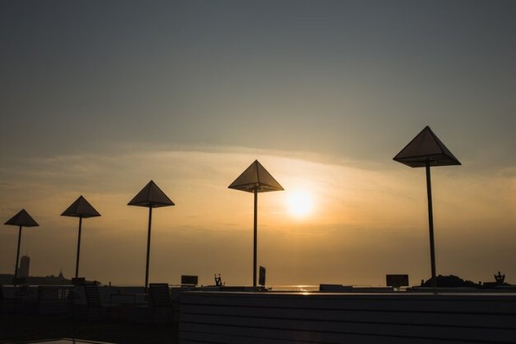 Lembayung di Ujung Pagi