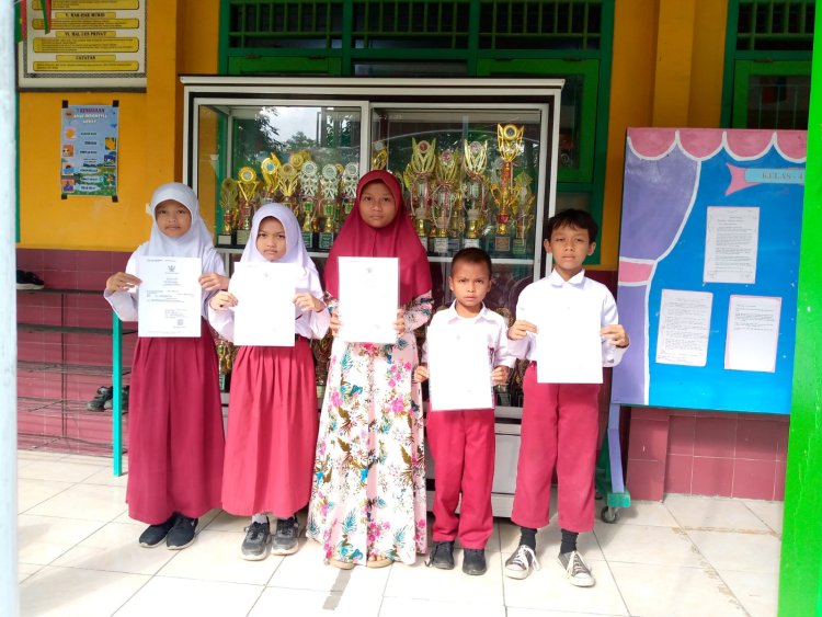 Tertib Adminduk; SDN 3 Sampang Fasilitasi Pembuatan Akta Kelahiran untuk Siswa