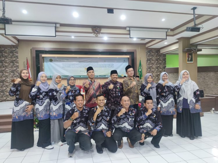 Kualitas Guru, Kunci Mutu Pendidikan: MGMP Sosiologi MA Jawa Timur Hadiri Kegiatan Evaluasi PKB Batch 3  di BDK Surabaya